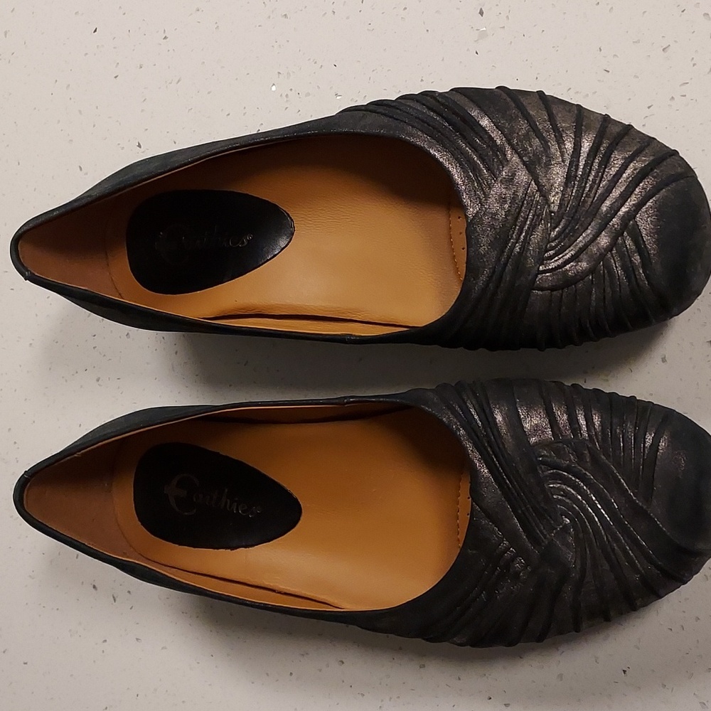 Earthies metallic flats 9B